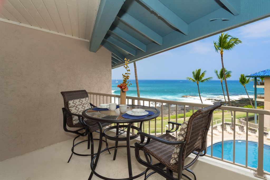Kona Reef Hawaii Beachfront Condos